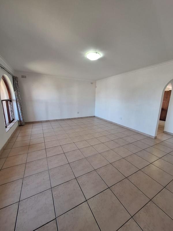 5 Bedroom Property for Sale in Goodwood Park Western Cape